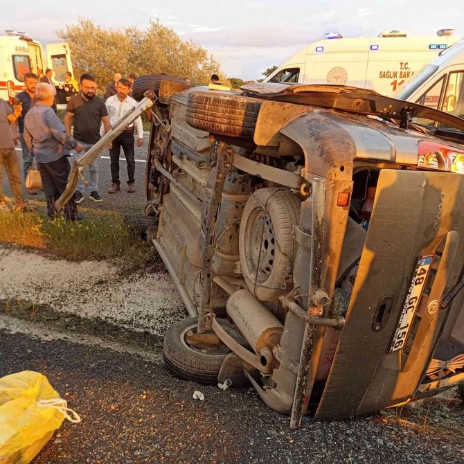 Kastamonu’da Hafif Ticari Araç Devrildi: 5 Yaralı