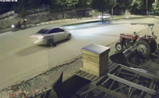 Yolun Ortasında Yatan Köpeği Ezdi, Hiçbir Şey Olmamış Gibi Yoluna Devam Etti