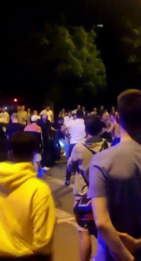Kadıköy’de Kaza Sonrası Yumruklar Havada Uçuştu
