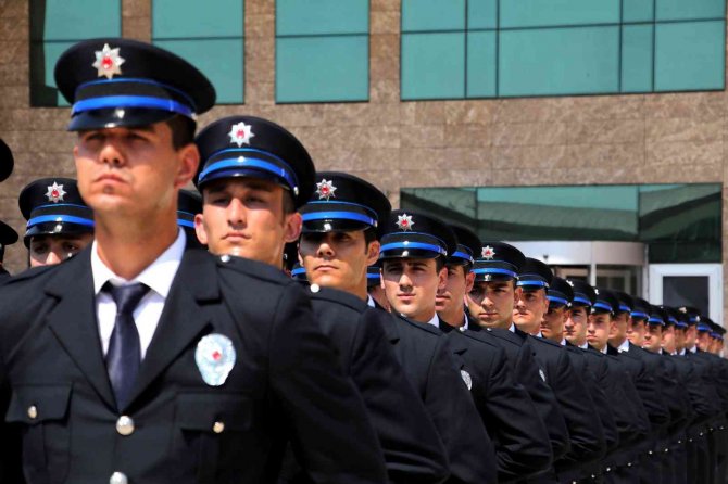 Adana’da 602 Polis Adayı Mezun Oldu
