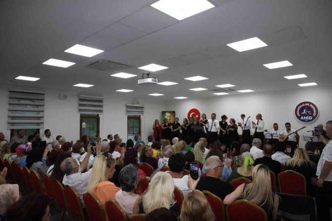 Ahi̇d Üyesi Kadınlardan Konser
