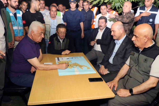 Marmaris Yangınına Büyükşehir Ekipleri De Müdahale Ediyor