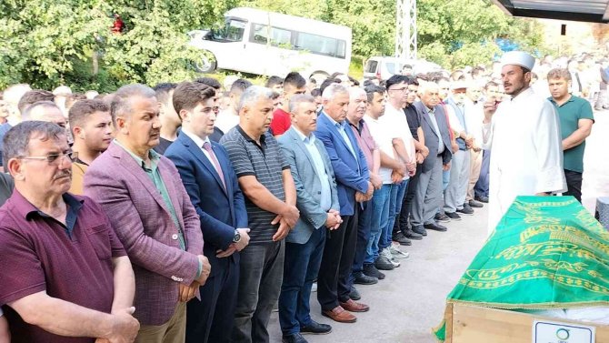 Derede Balık Avlarken Hayatını Kaybeden 2 Kuzen Son Yolculuğuna Uğurlandı