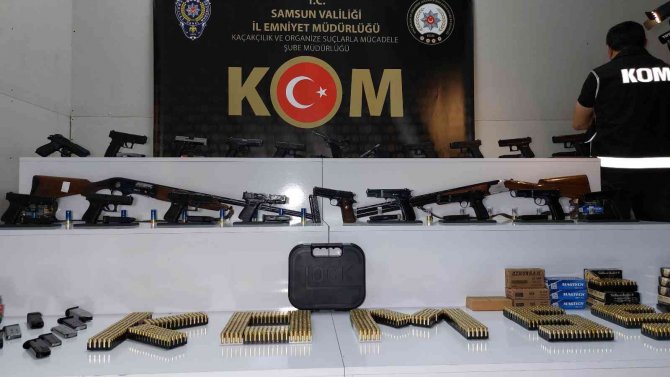 Samsun Polisinden Kaçakçılık Operasyonu: 19 Tabanca Ele Geçirildi, 4 Kişi Gözaltına Alındı