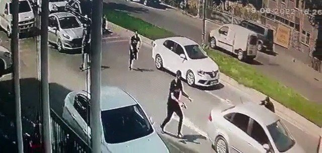 Avcılar’da Trafikte İşlenen Silahlı Saldırının Failleri Yakalandı