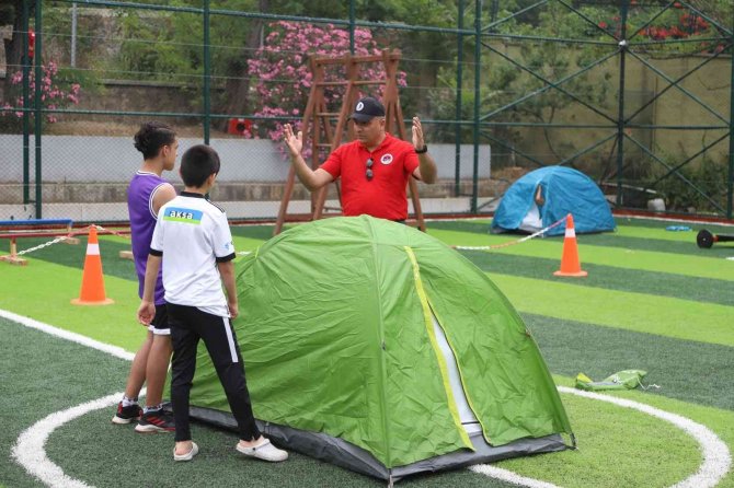 Kartal Belediyesi’nden Kimsesiz Çocuklara Öğretirken Eğlendiren Eğitim
