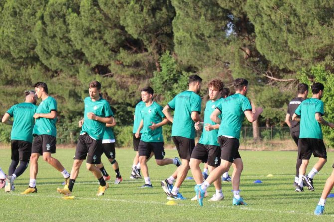 Sakaryaspor, Yeni Sezondaki Çalışmalarını Sürdürüyor