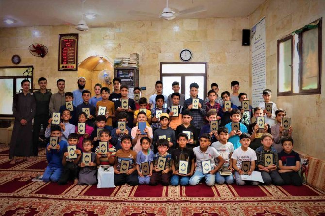 Suriye’deki Öğrencilere Kur’an-ı Kerim Hediye Edildi