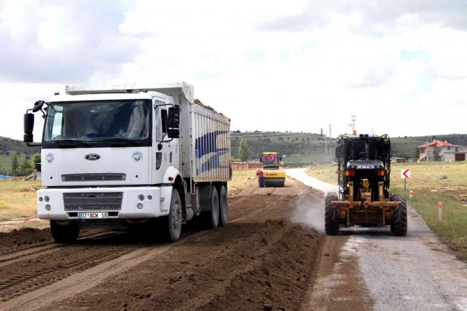 Talas Kırsalında Yollar Genişliyor