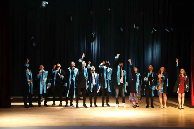 Devlet Konservatuvarında Mezuniyet Senfonisi