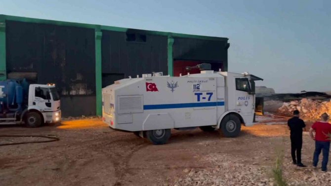 Kurulma Aşamasındaki Yağ Fabrikası Alevlere Teslim Oldu