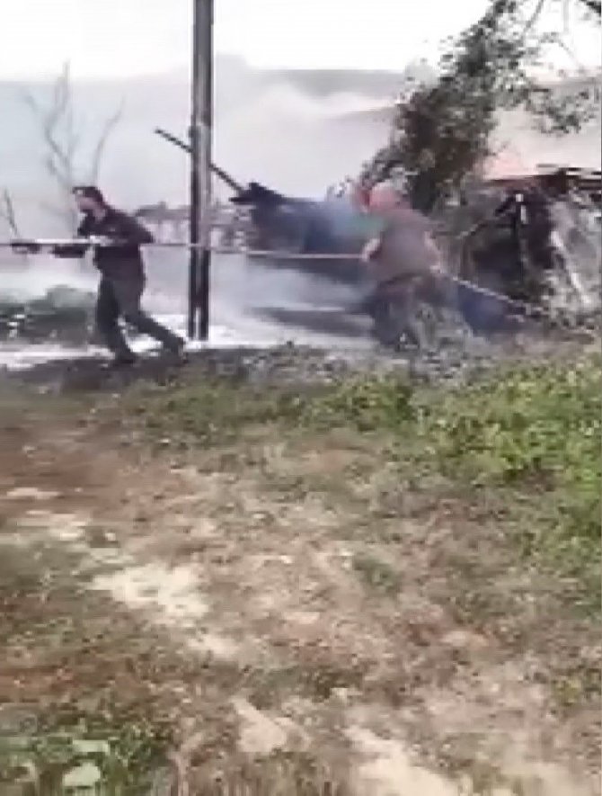 Alevlere Teslim Olan Ahşap Ev Küle Döndü
