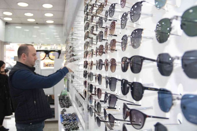 Göz Hastalıkları Uzmanı Meltem Toklu: “Güneş Işınları Kansere Yol Açabilir”