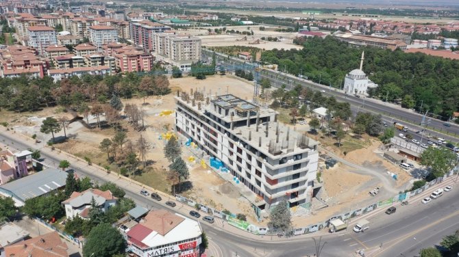Başkan Çınar, Yeni Belediye Hizmet Binası İnşaatında Çalışan İşçilerle Bir Araya Geldi