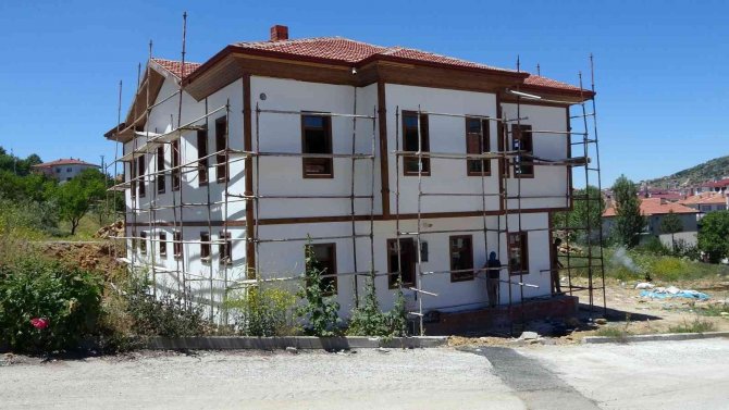 Yozgat Belediyesi Kentin Mimarı Dokusuna Uygun Mahalle Konakları İnşa Ediyor