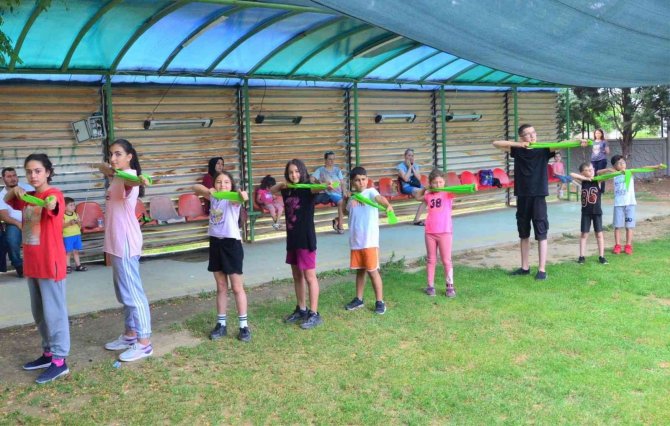 Yunusemre Yaz Spor Okulu Okçulukta İlk Heyecan