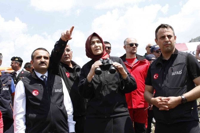 300 Personelin Katılımıyla Dağda Arama Ve Kurtarma Tatbikatı Gerçekleştirildi