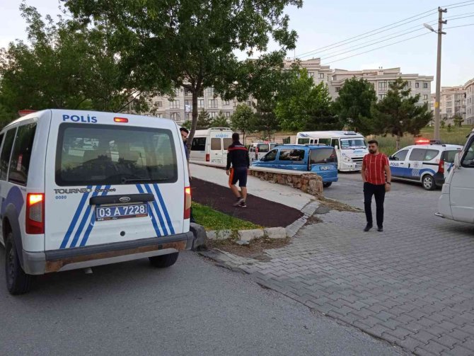 Dolmuşçuların Yolcu Alma Meselesinden Çıkan Kavgada Kan Aktı