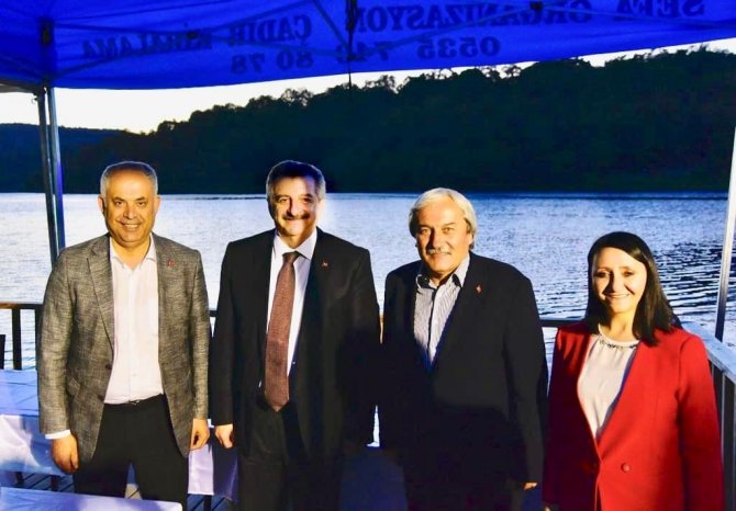 Bakan Yardımcısı Büyükdede Belediye Başkanları İle Bir Araya Geldi
