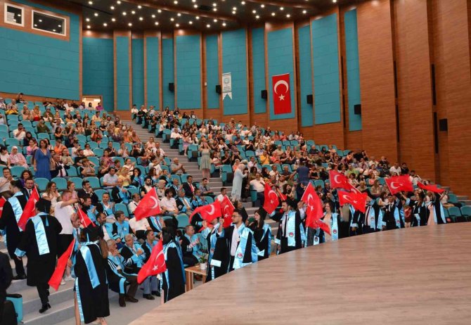 Baün’de Mezuniyet Coşkusu