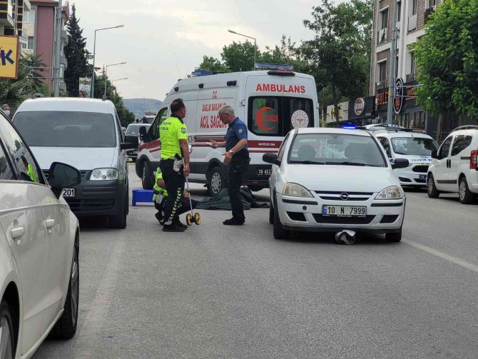 Otomobil İle Çarpışan Motosikletli Hayatını Kaybetti