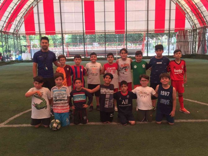 Balıkesir’de Spor Okulları Heyecanı Yoğun İlgiyle Başladı