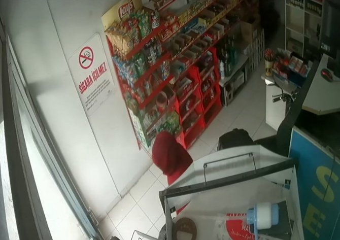 Bir Gecede 3 Dükkanı Soydular