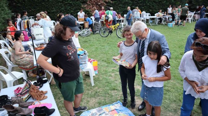 Aşırı Tüketime Karşı İkinci El Eşyaları Takas Yaptılar