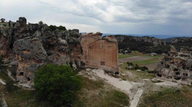 Doğa İle Tarihin Bir Arada Görsel Şöleni