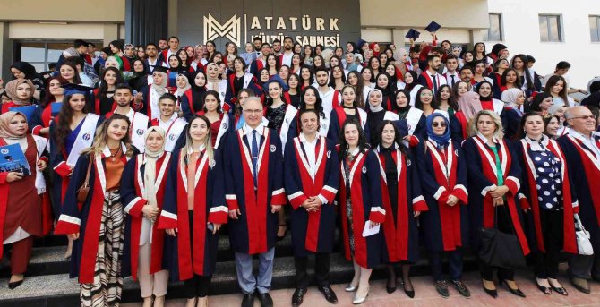 Geleceğin Sağlık Çalışanları Mezun Oldu