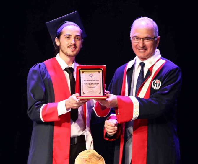 Geleceğin Sağlık Çalışanları Mezun Oldu