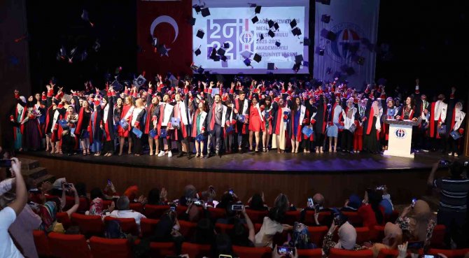 Geleceğin Sağlık Çalışanları Mezun Oldu