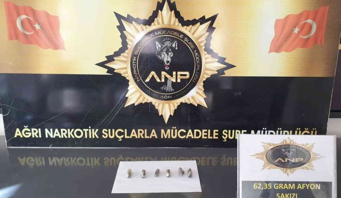 İ̇ranlı Şüphelinin Mide Ve Bağırsağından 1 Kilo 126 Gram Uyuşturucu Çıktı