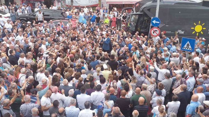 Tekirdağ’a Gelen Akşener Miting Yaptı, Esnafı Ziyaret Etti
