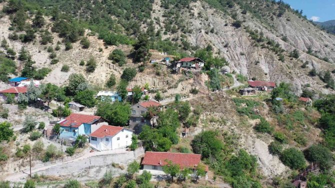 Karabük’te Toprak Kayması Nedeniyle 5 Ev Tedbir Amaçlı Boşaltıldı