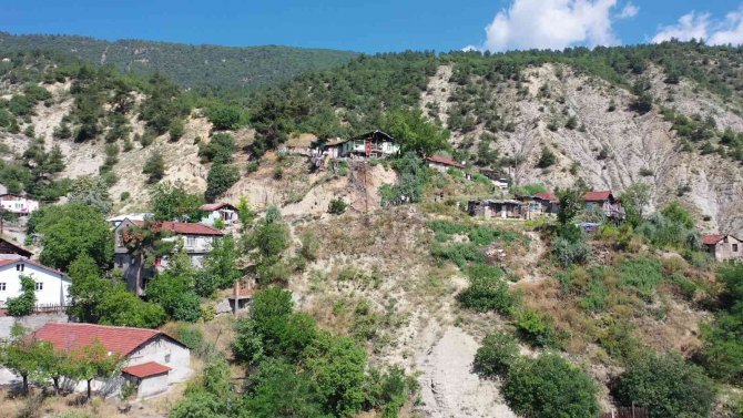 Karabük’te Toprak Kayması Nedeniyle 5 Ev Tedbir Amaçlı Boşaltıldı