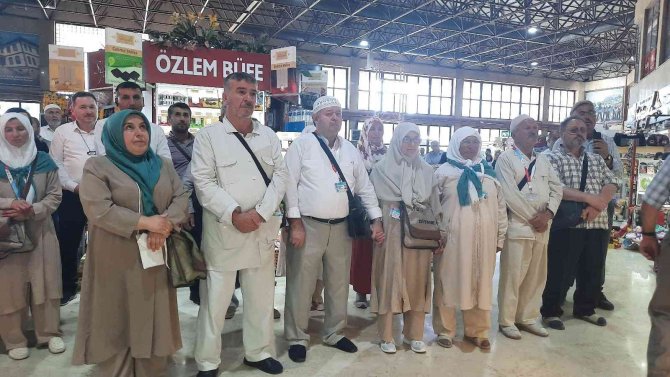 Kastamonu’da İlk Hac Kafilesi Gözyaşları Arasında Uğurlandı