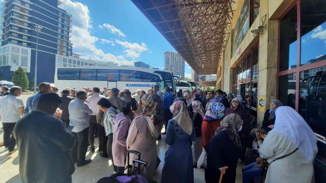 Kastamonu’da İlk Hac Kafilesi Gözyaşları Arasında Uğurlandı
