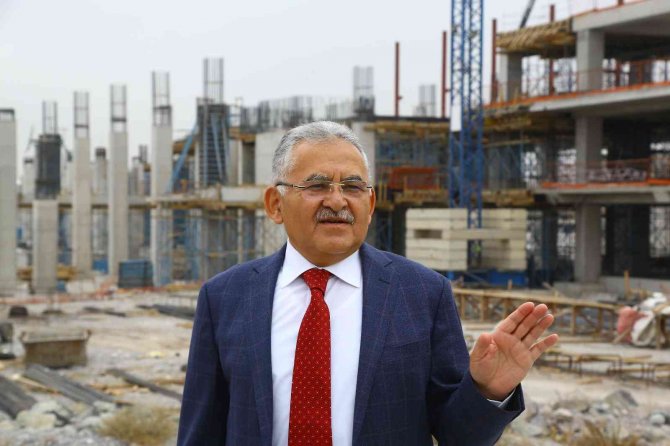 Başkan Büyükkılıç’tan ’1 Milyar Tl Ek Bütçe’ Müjdesi