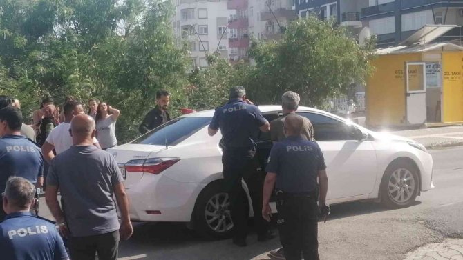 Eşinin Uzaklaştırma Kararı Aldırdığı Adam Çatıya Çıktı