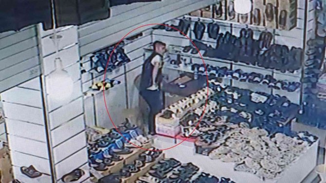 Samsun Yabancılar Çarşısı’nda İş Yerinden Para Hırsızlığı Kamerada