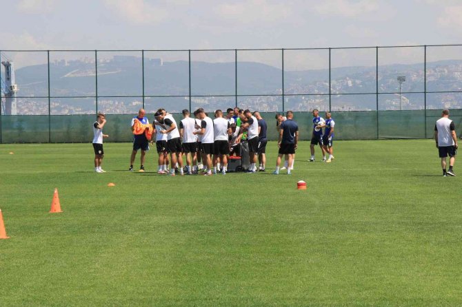 Rumen 1. Ligine Yükselen Petrolul Ploieşti, Yeni Sezon Hazırlıklarını Sürdürüyor