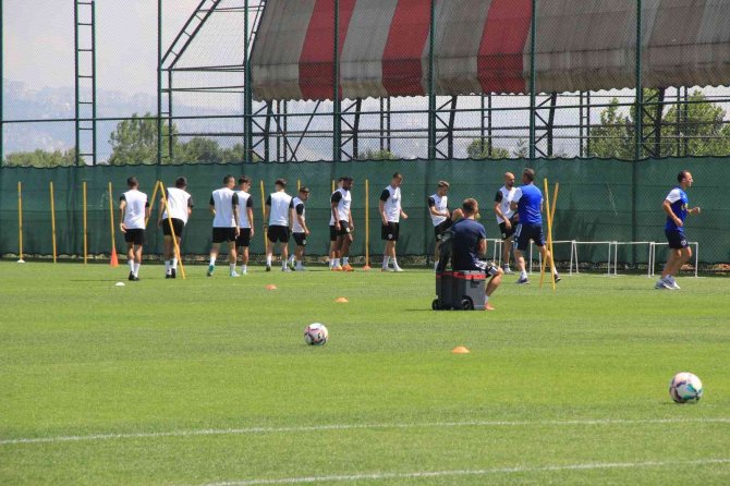 Rumen 1. Ligine Yükselen Petrolul Ploieşti, Yeni Sezon Hazırlıklarını Sürdürüyor