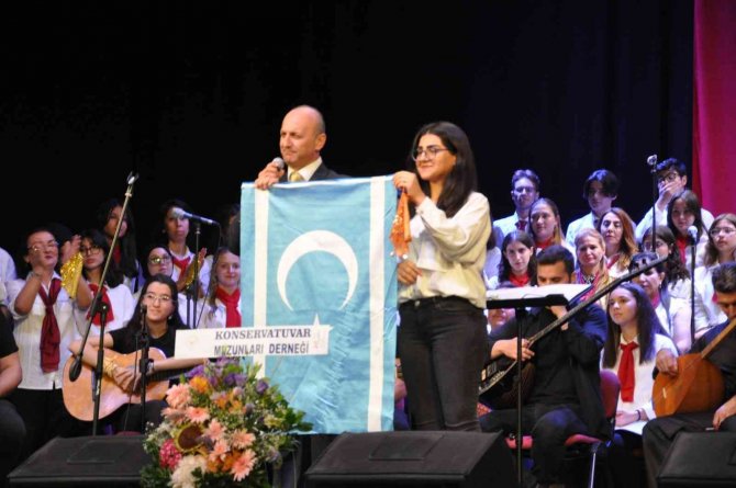 Tkm’de Gençleşen Türküler Rüzgârı