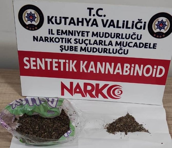 Kütahya’da Bekçiler 3 Kişinin Üzerinde Uyuşturucu Madde Ele Geçirdi