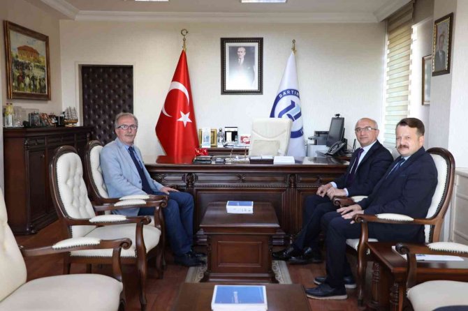 Meb Bakan Yardımcısı Şensoy, Rektör Uzun’u Ziyaret Etti