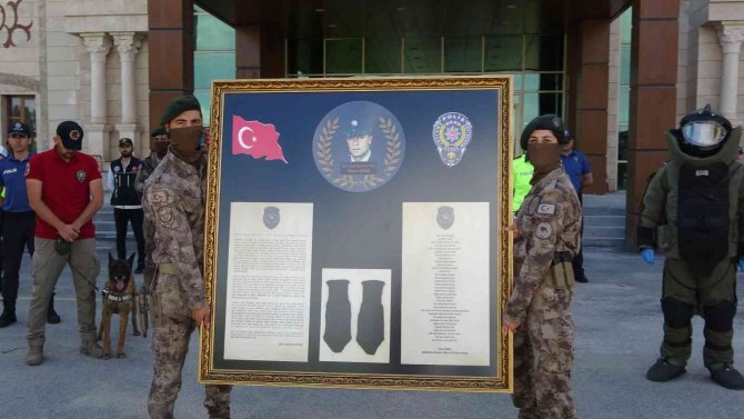 80 Yaşındaki Şehit Annesi Oğluna Verdiği Sözü 30 Yıl Sonra Yerine Getirdi