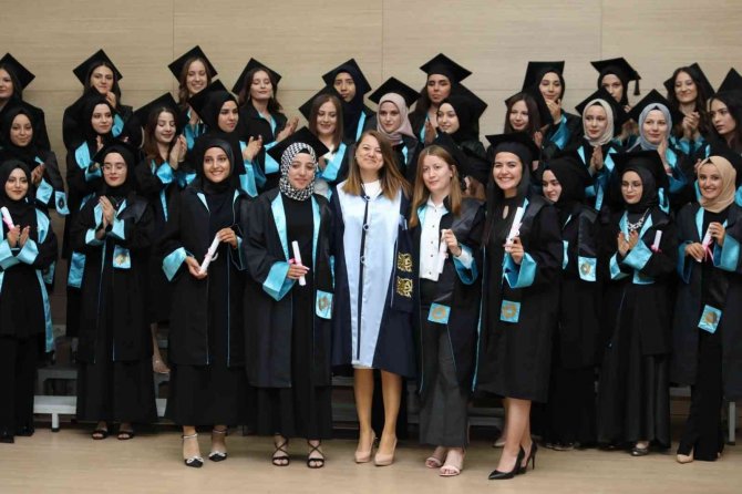 Hemşirelik Ve Ebelik Öğrencileri Ant İçti