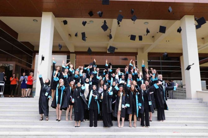 Hemşirelik Ve Ebelik Öğrencileri Ant İçti