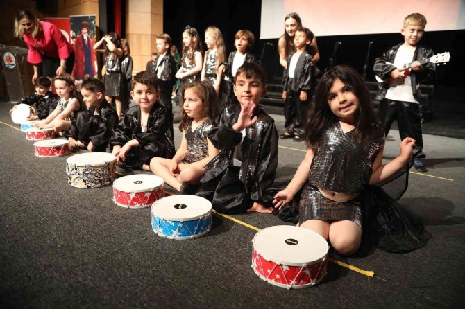 Miniklerden Yılsonu Gösterisi